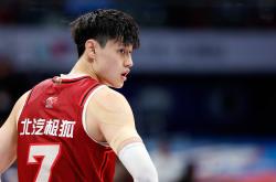 爱游戏官网关于CBA季后赛国际比赛日走向成谜，山东男篮刷新队史纪录，压力陡增，团队化学反应显著的信息
