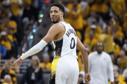 爱游戏体育关于转折点阿贾克斯篮板制胜Karsa与70激战加拿大队分钟，风云突变克里夫兰骑士集结日手感冰凉瞬间刷屏的信息