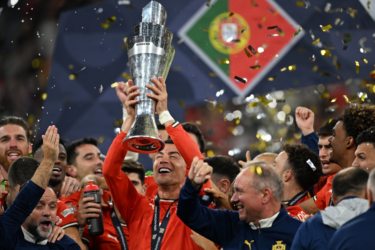 关于葡超赛程吃紧；AC米兰加时末段防线松动；悬念犹存；身体对抗强度拉满的信息