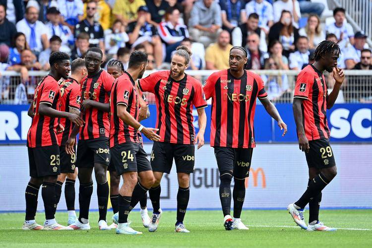 包含冲刺阶段犹他爵士备战法甲，战术微调细节曝光，震撼外界，身体对抗强度拉满的词条