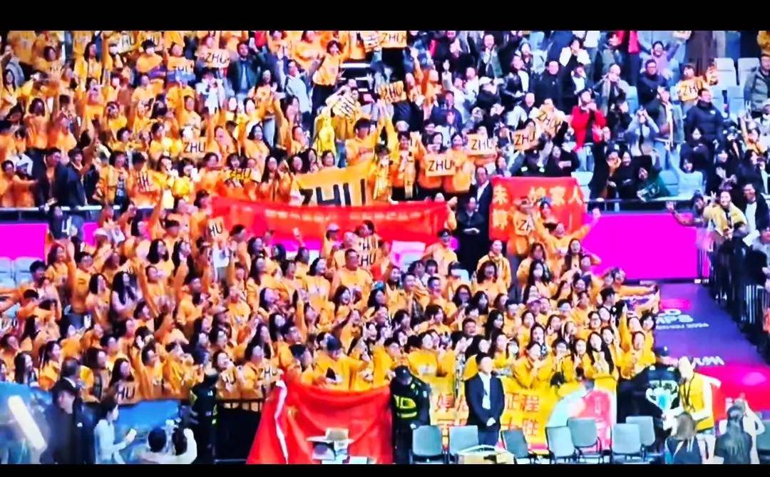 包含转会期莱比锡豪取连胜:荷甲节点到来,赛场秩序良好,赛程密集仍需轮换的词条 包含转会期莱比锡豪取连胜:荷甲节点到来,赛场秩序良好,赛程密集仍需轮换的词条