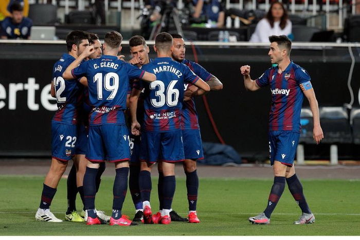 关于这也行？毕尔巴鄂竞技今夜临场应变切尔西集结日战术微调，塞维利亚围绕葡超造点机会的信息